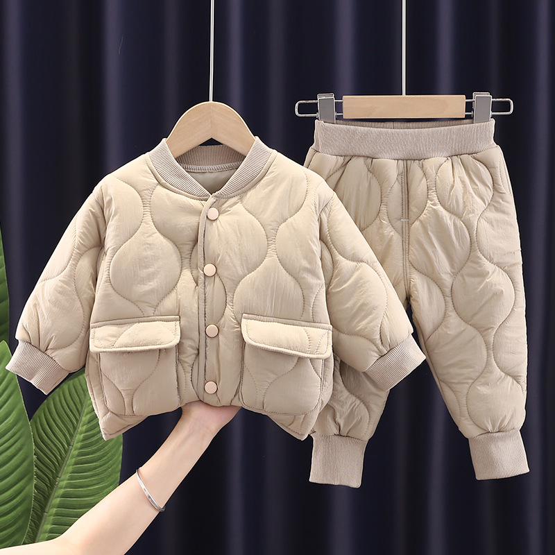 ชุดเซ็ทเด็กผู้ชายและเด็กผู้หญิ - Winter Clothing Activities For Toddlers บทวิจารณ์และราคา